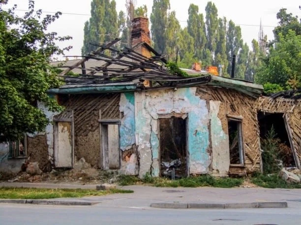 🏡 В Новокузнецке многодетной семье выдали участок, на котором нельзя строить дом  Мать троих детей п