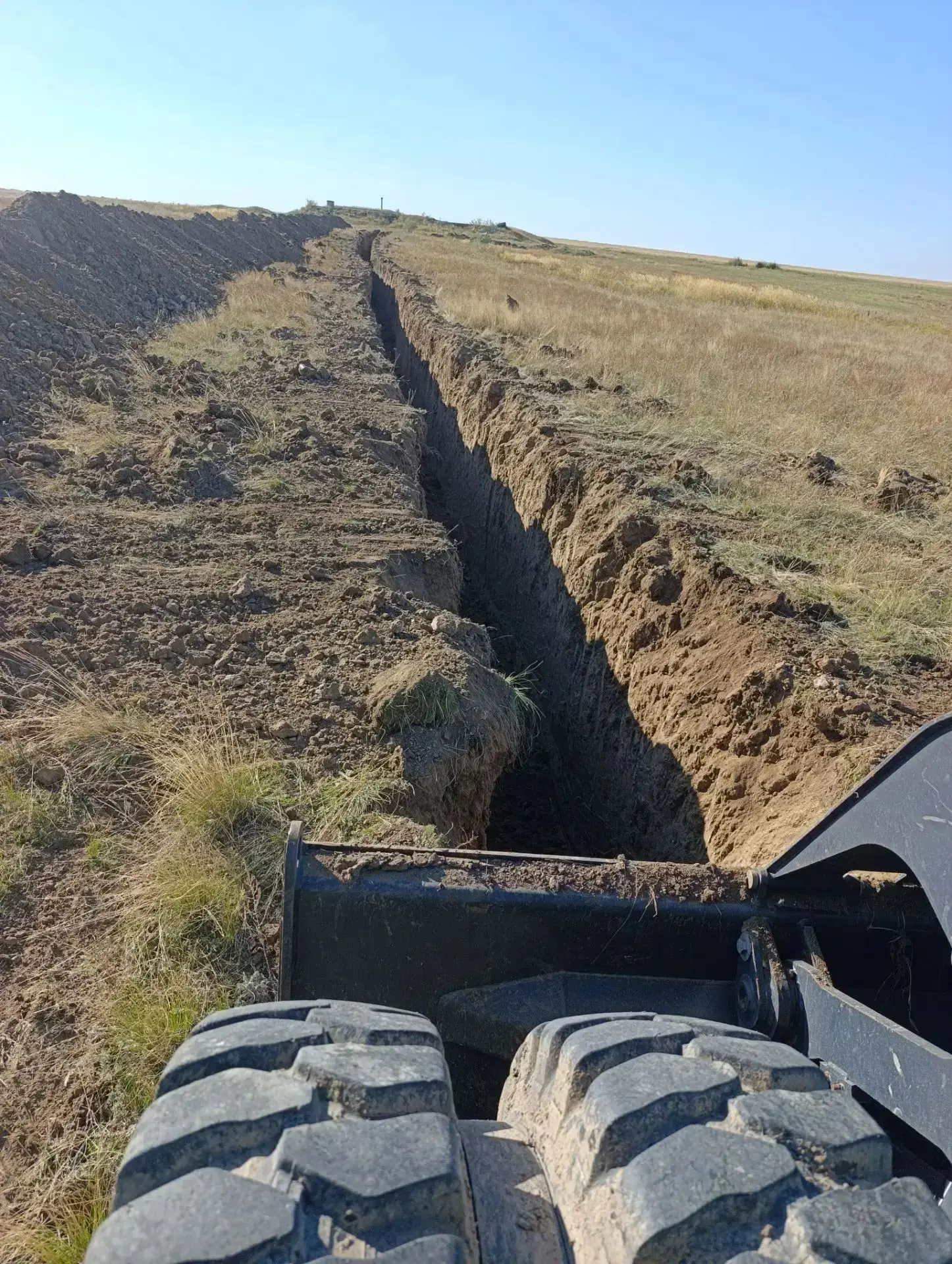 В сёлах Ершовского района обновляют водопроводные сети по программе поддержки местных и...