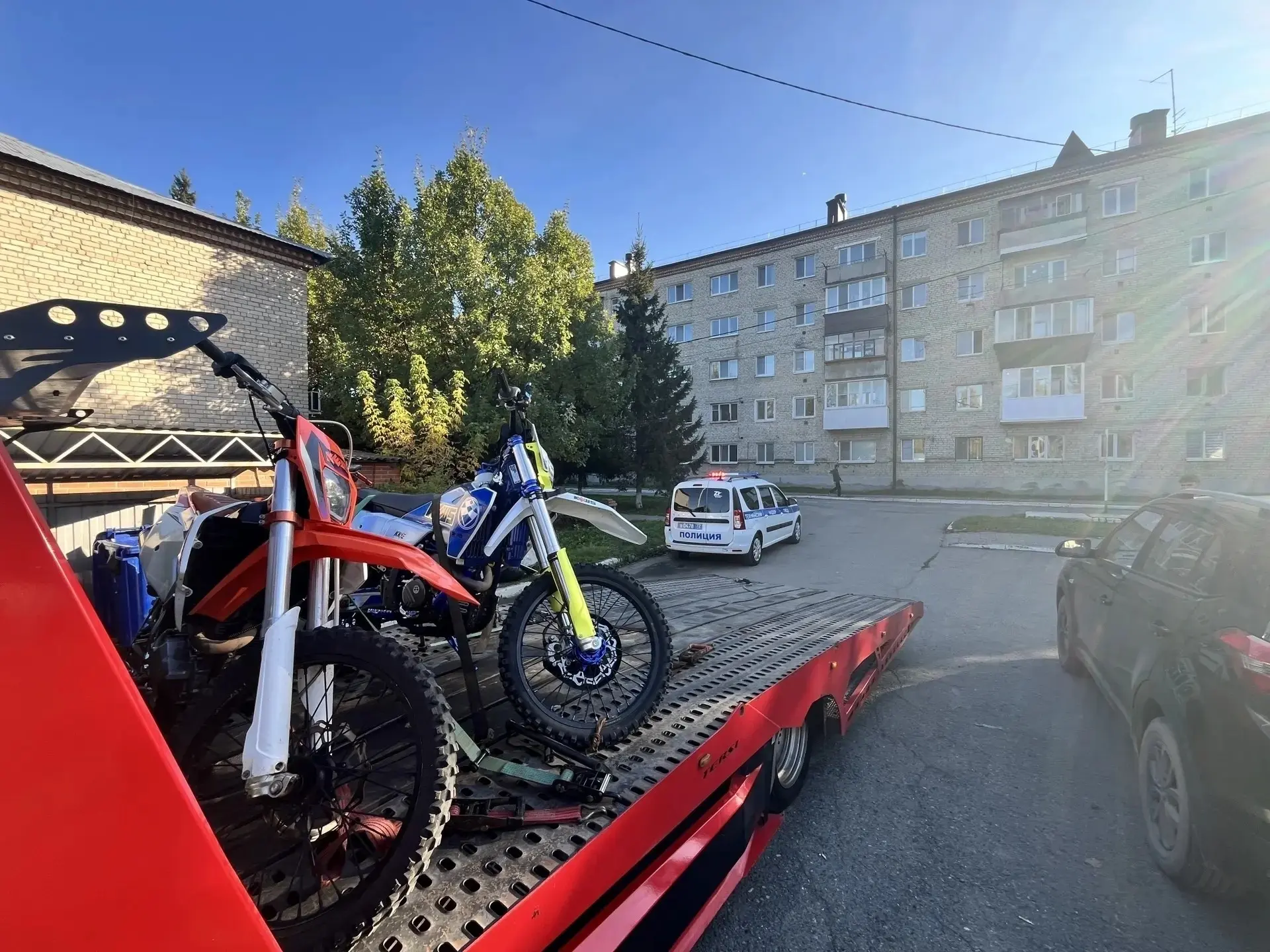 В поселке Московский остановили двух питбайкеров — «бесправников»❗🏍️