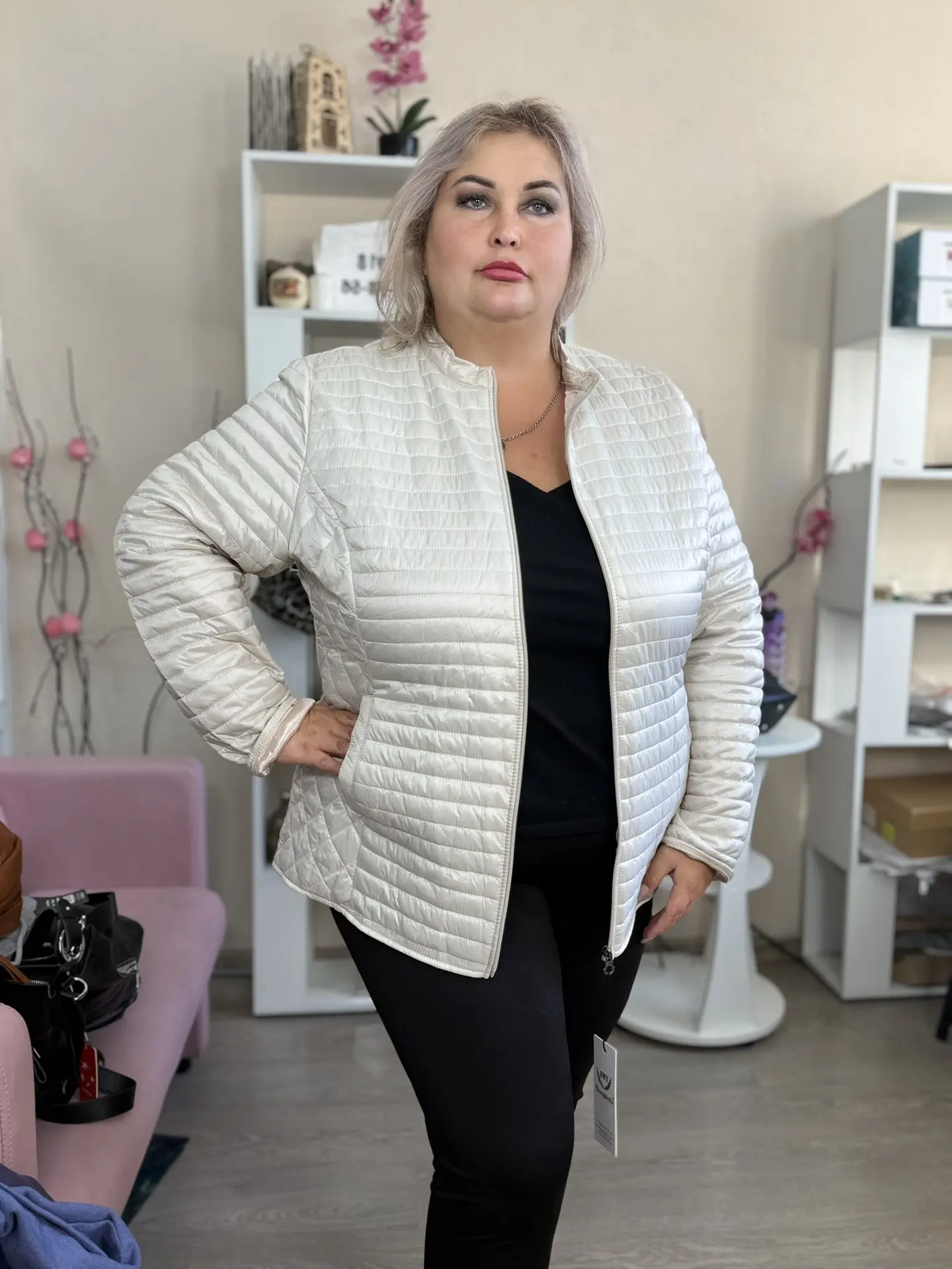 Куртки- 3900