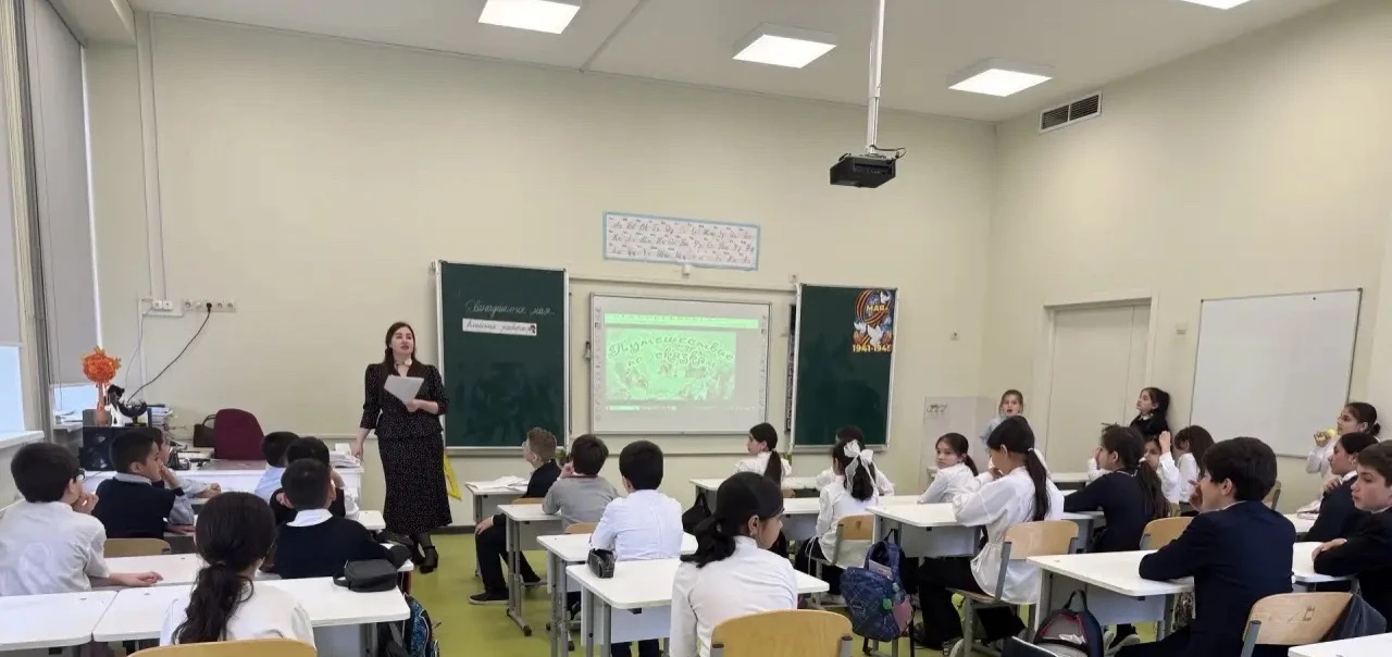 ✨ В мире чудес и волшебства: невероятное путешествие по сказкам! ✨  У наших ребят из 3А, 3В и 3Э про