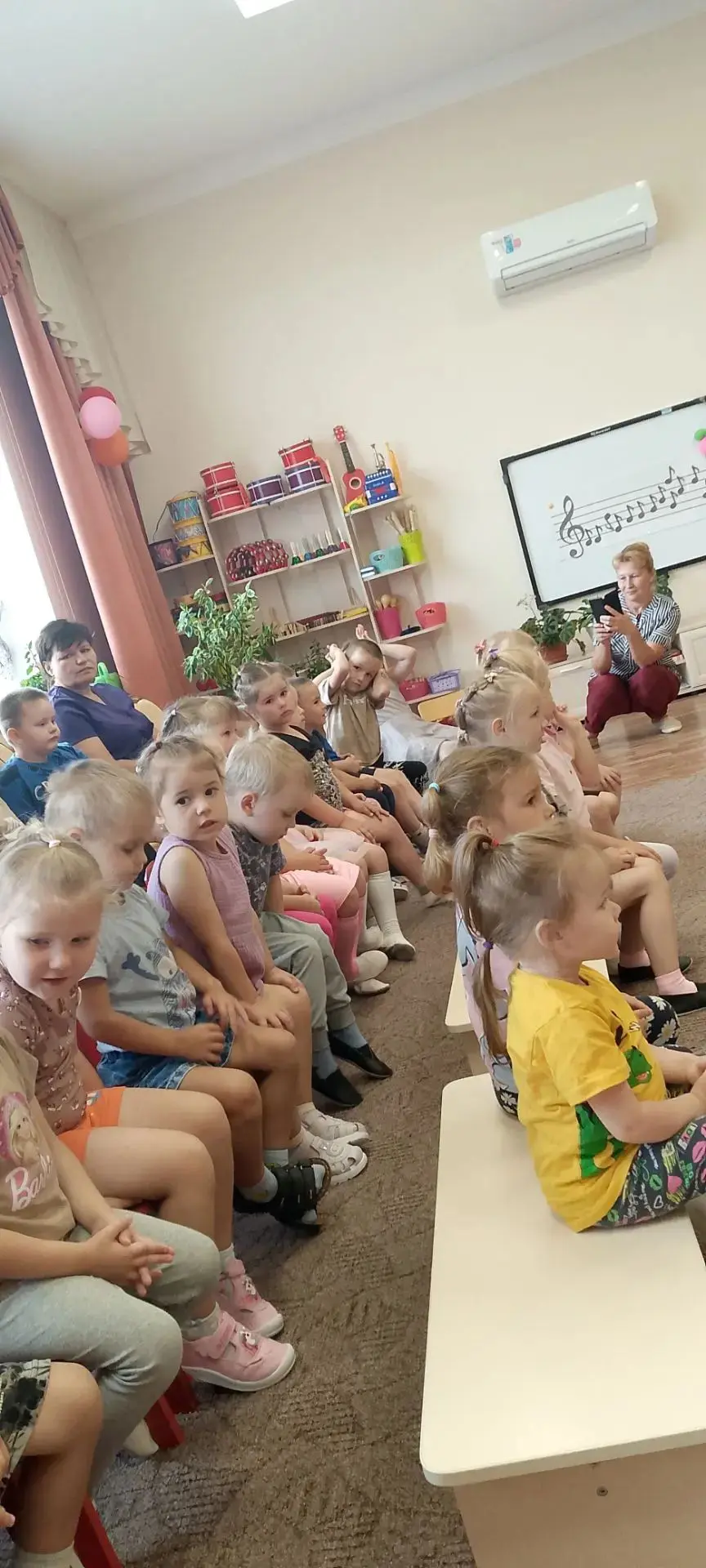 Кукольный спектакль "Беззаботный зайка"