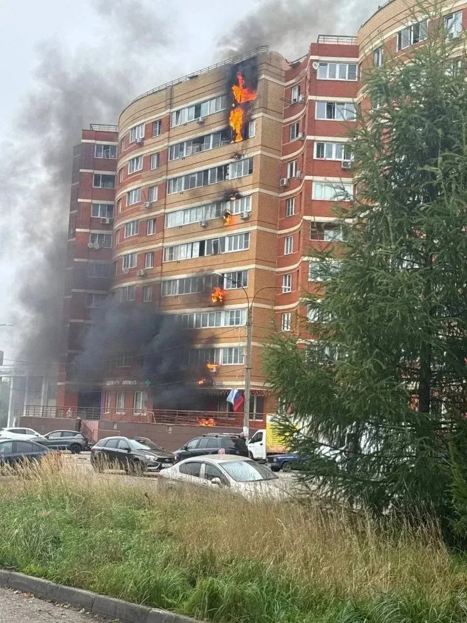 ⚡ БПЛА попали в жилые дома в Кубинке и Павловском Посаде