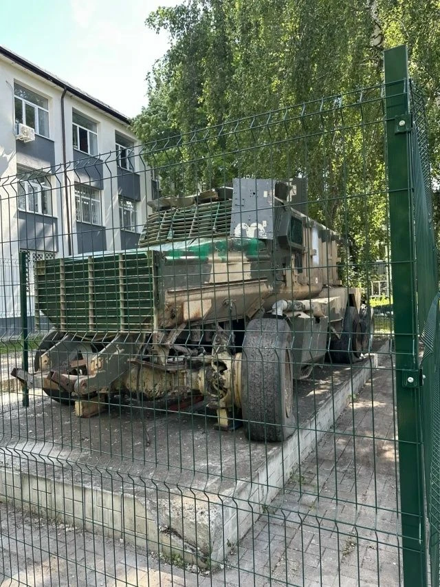 В Чистополь привезли трофейную бронемашину ВСУ, подбитую нашими бойцами в зоне проведен...