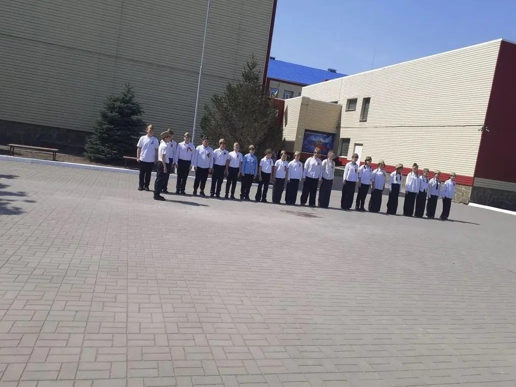 Завершился второй день школьного конкурса- смотра строя и песни «Наследники Победы», посвященного 81