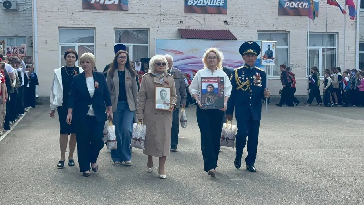ПАМЯТЬ ПОКОЛЕНИЙ   ✏️Сегодня в нашей школе прошла торжественная линейка «Память поколений», посвящен