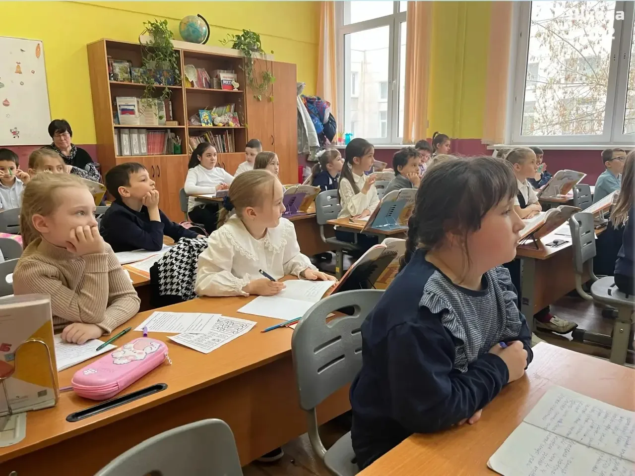 📚 ВСПОМИНАЕМ ЯРКИЕ МОМЕНТЫ УЧЕБНОГО ГОДА!

Учёба в первом классе — это время больших открытий, перв