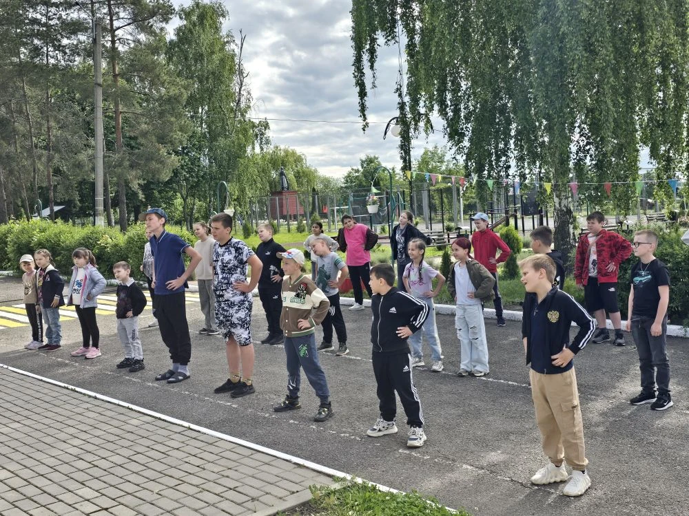 ☀️ Лето — время, когда оживает каждый лучик, каждый шаг и даже асфальт под ногами!