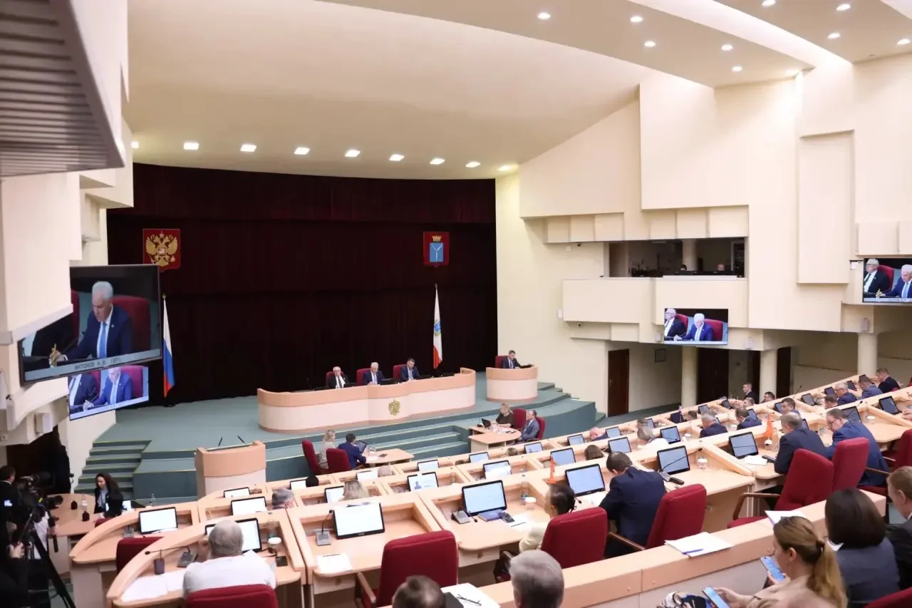 На сегодняшнем заседании областной Думы рассмотрели пул вопросов, касающихся бюджета ре...