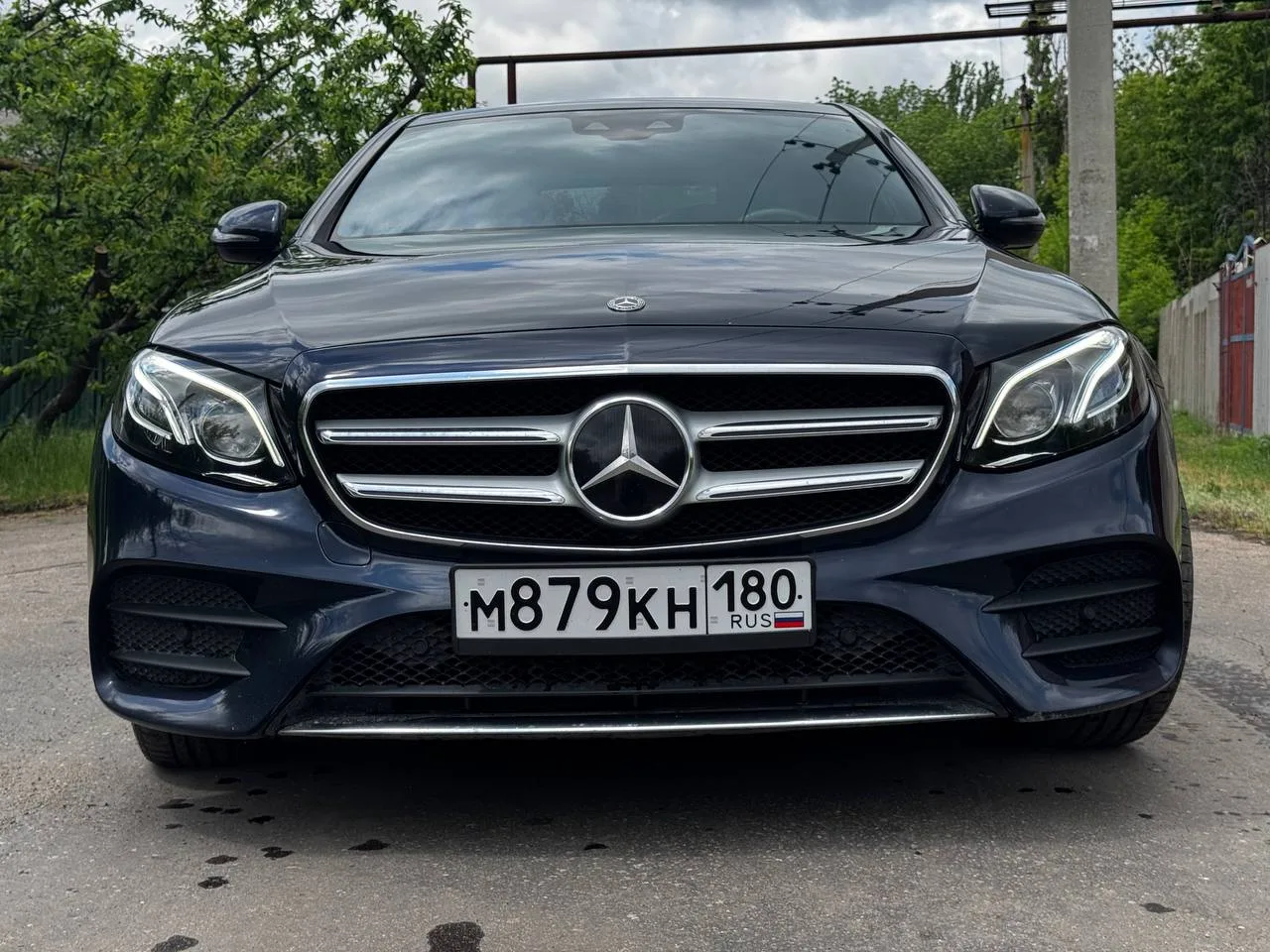Продам MERCEDES е350е плагин. В шикарном состоянии. 2018 год. Все вопросы по телефону 79493385703. Ц