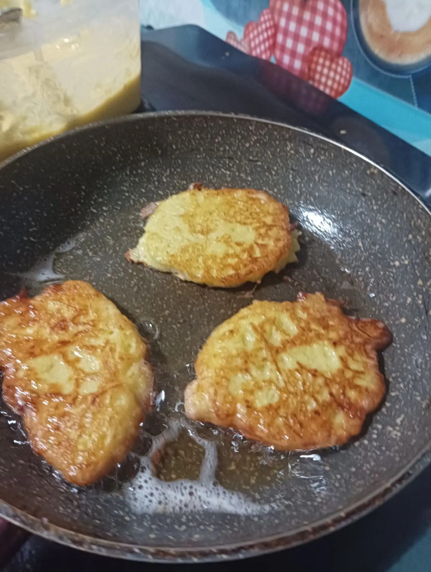 Сегодня решила приготовить оладьи из кабачков. Получилось очень вкусно 👍