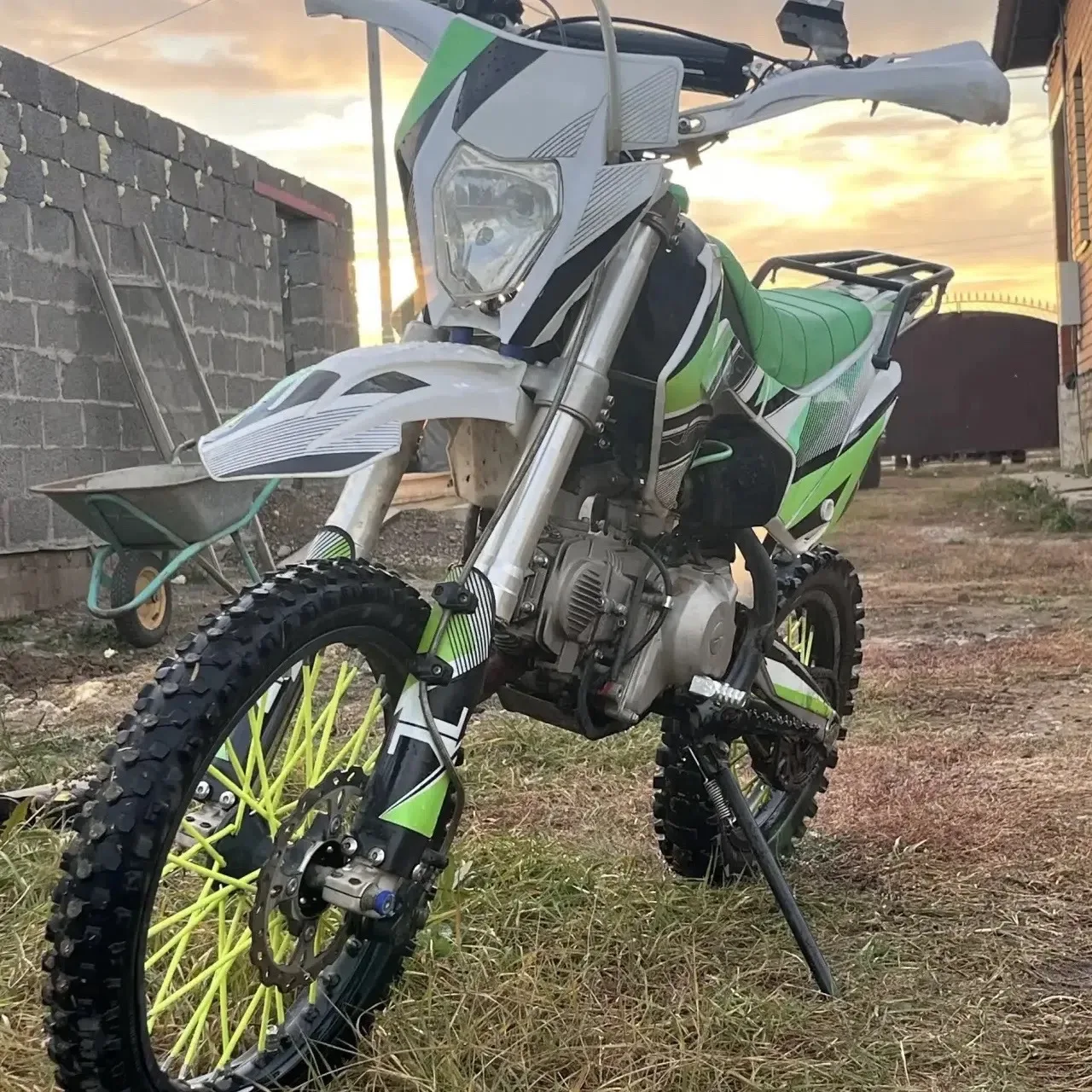 Продам питбайк 140 кубов 
89373409755