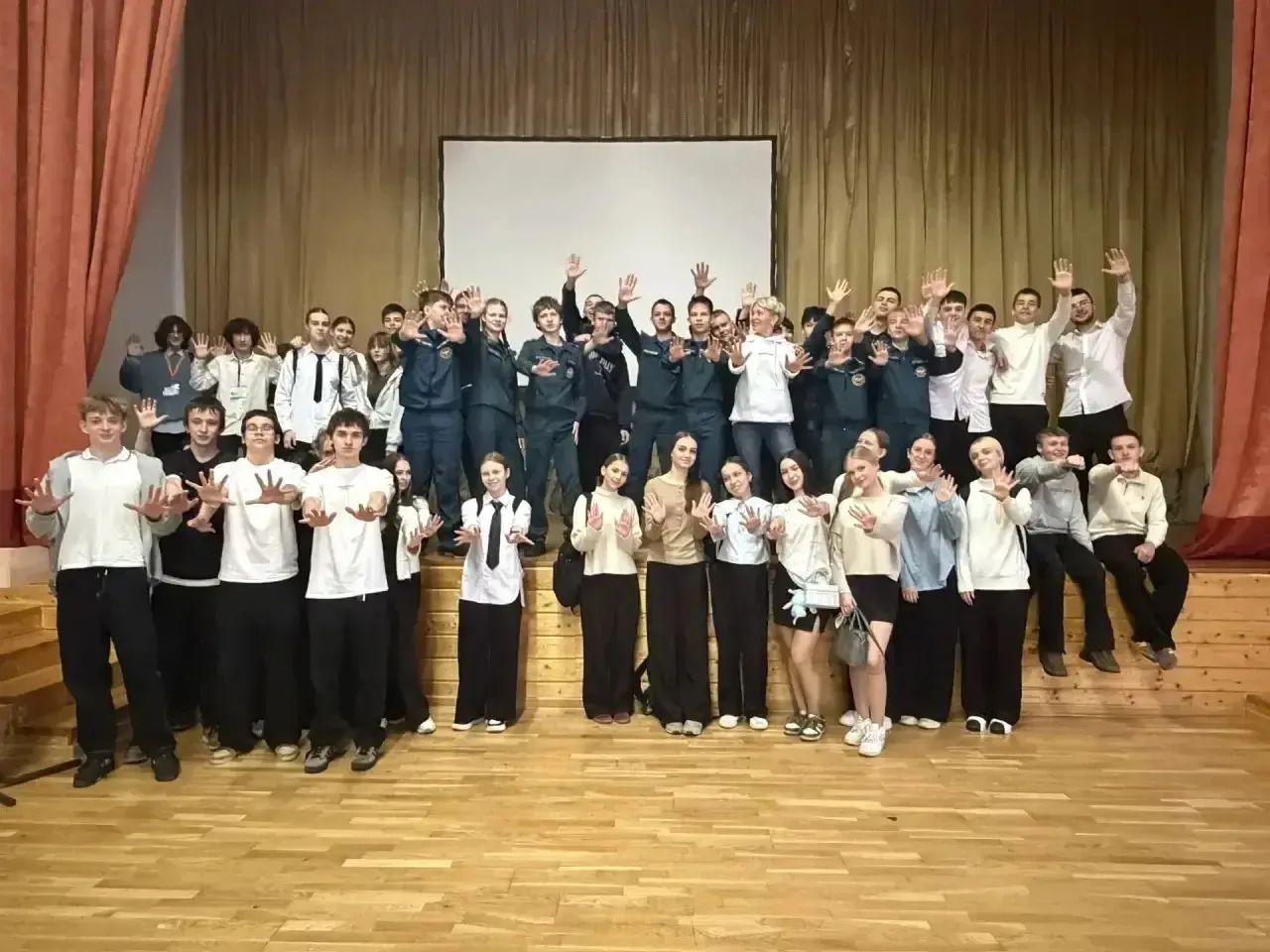 13 мая 2026 года в рамках национального проекта «Молодёжь и дети» в МБОУ Школе "КвантУм" у старшекла