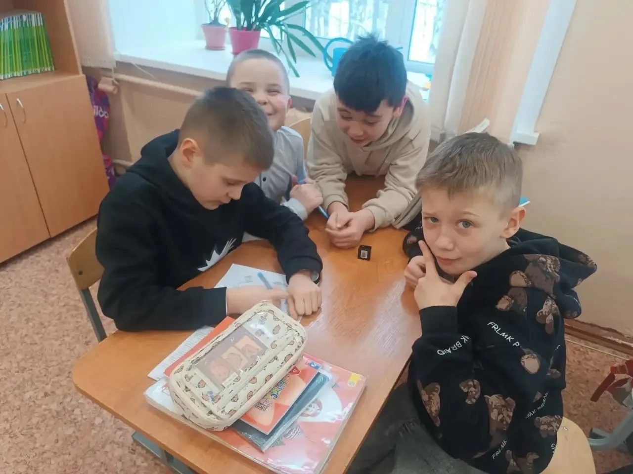 Вокруг света за неделю🌏🏃‍♂️  С 28 февраля по 4 марта наша школа превратилась в настоящую маленькую Б