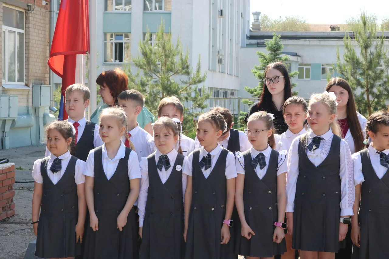 Гордость школы: итоги 2025-2026 учебного года 🎓    В нашей школе прошла традиционная итоговая линейк
