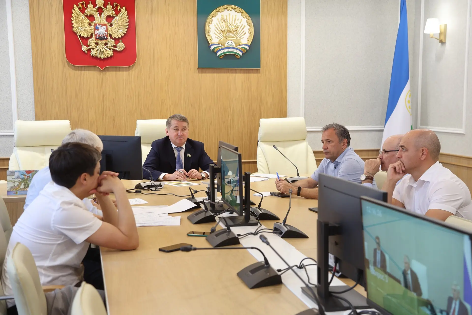 Приняли участие по вкс с депутатами Курултая в заслушивании отчетов комитетов Госдумы России. 
 
За 