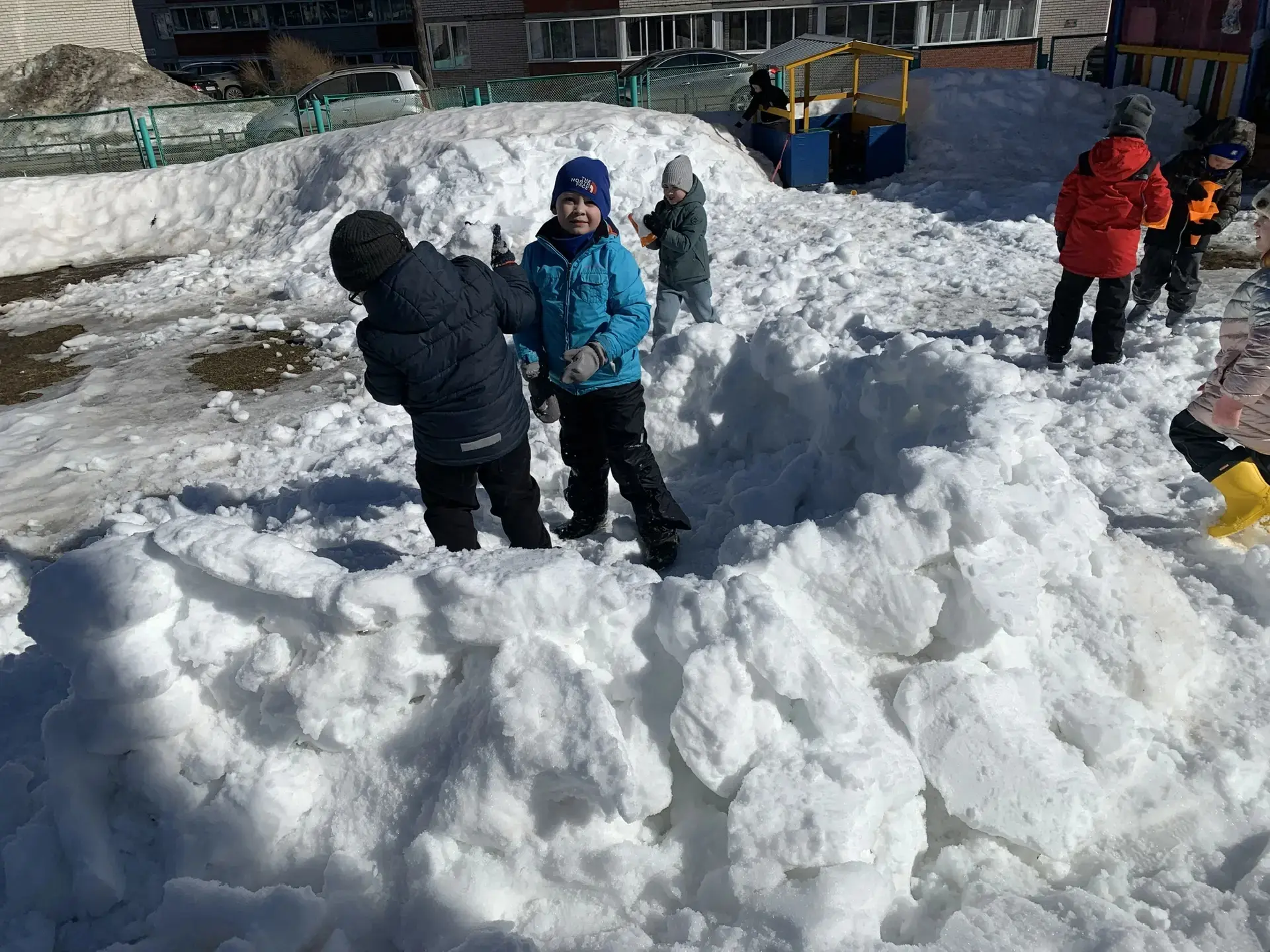 Ловим последние снежные деньки или операция "Помощники весны" ❄️🌞☔