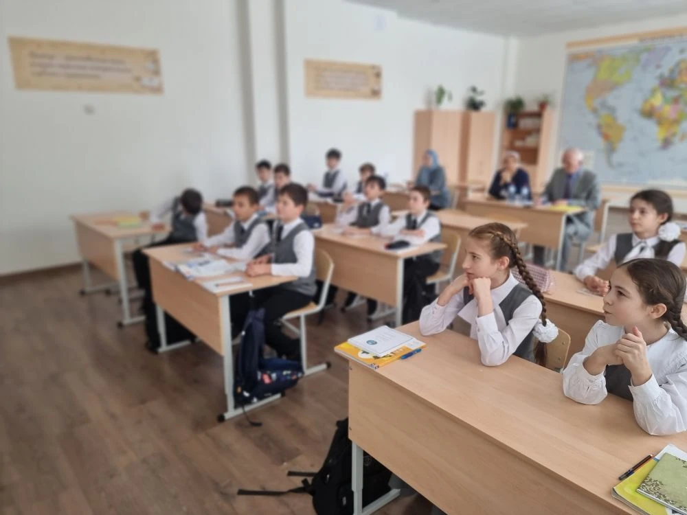 Второй открытый урок который посетили администрация и преподавательский состав, стал урок английског