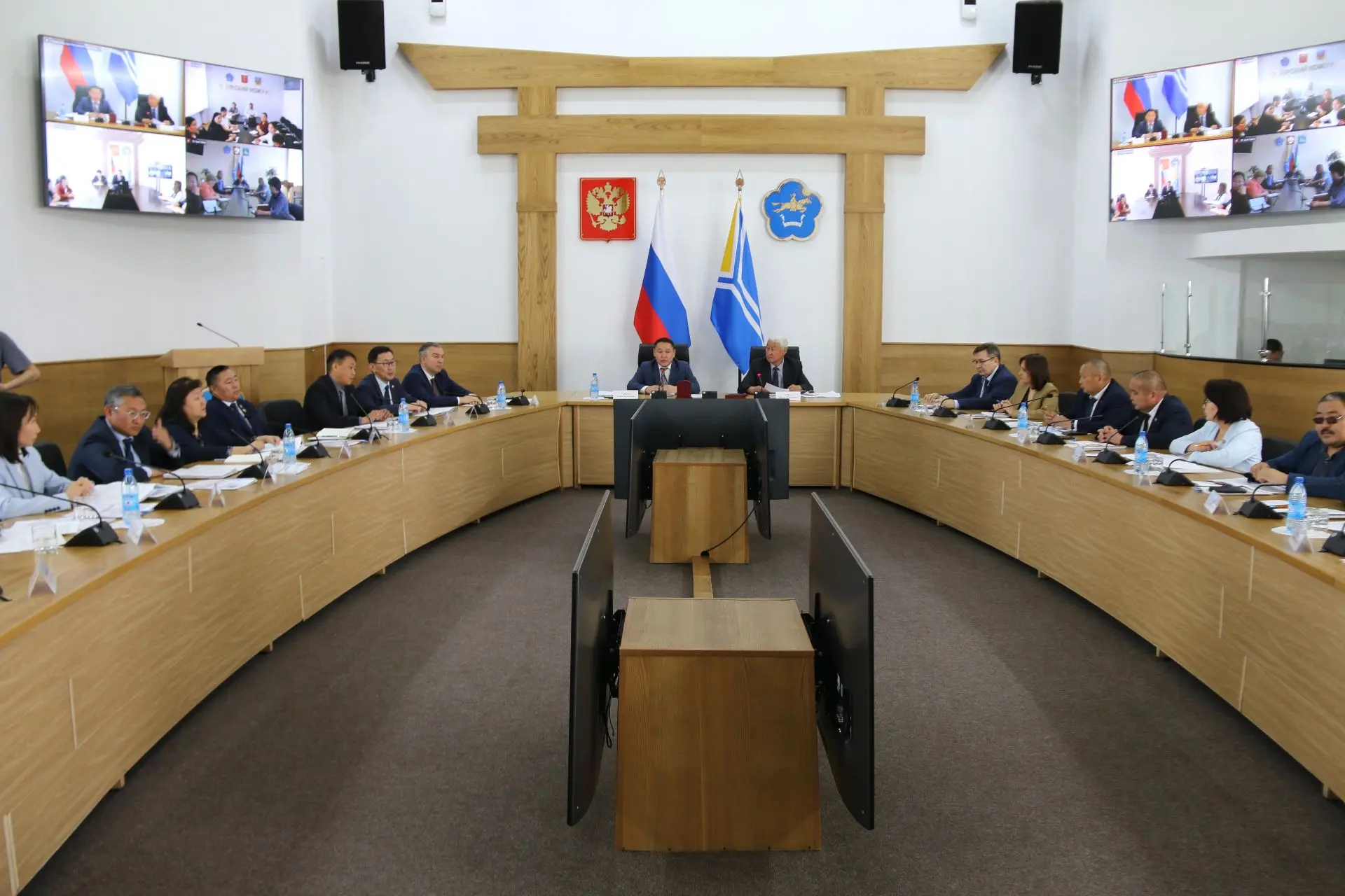 Сегодня, 4 июня, Верховный Хурал провел публичные слушания по годовому отчету об исполн...