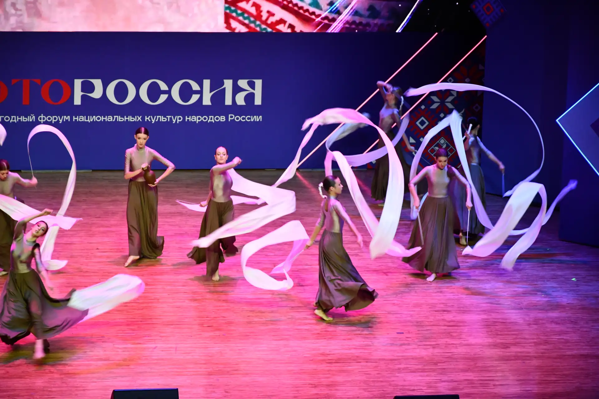 🎼 Ярким завершением программы первого дня Форума национальных культур народов России «#ЭтоРоссия» с
