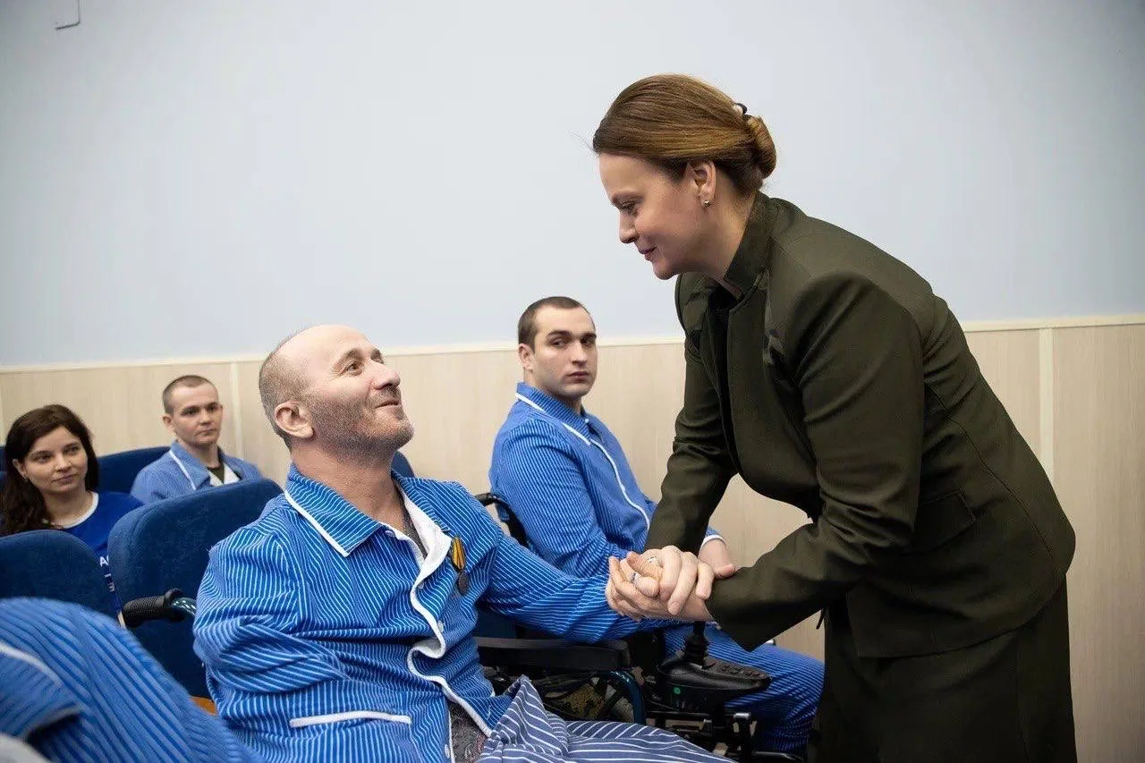 Вручила государственные и ведомственные награды военнослужащим – участникам специальной военной опер
