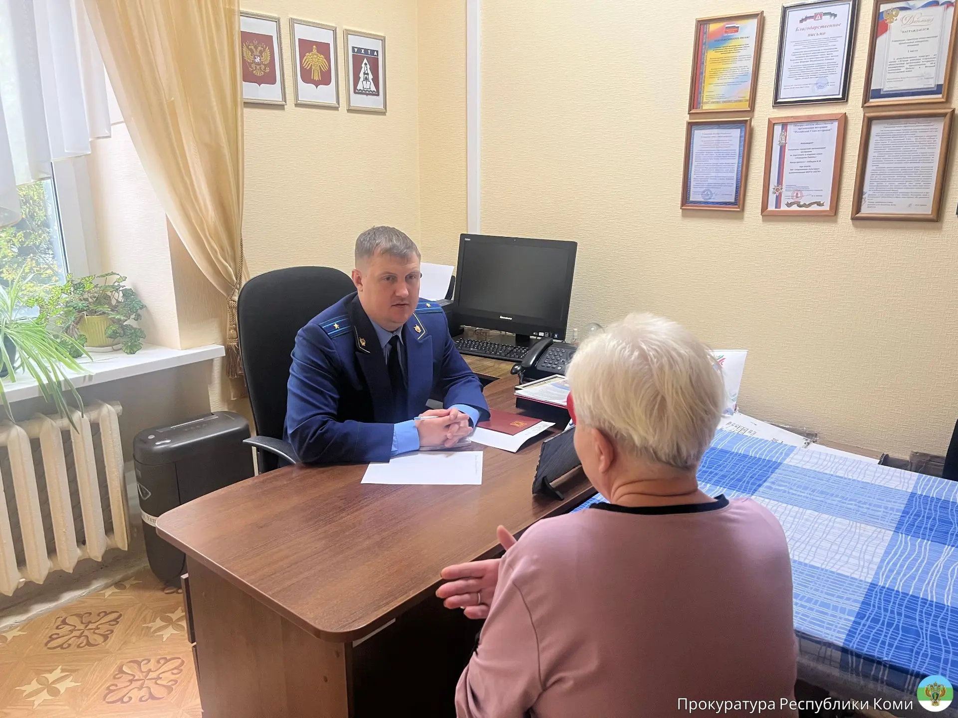 ✅ В Международный день пожилых людей заместитель прокурора города Ухты Максим Алашеев п...
