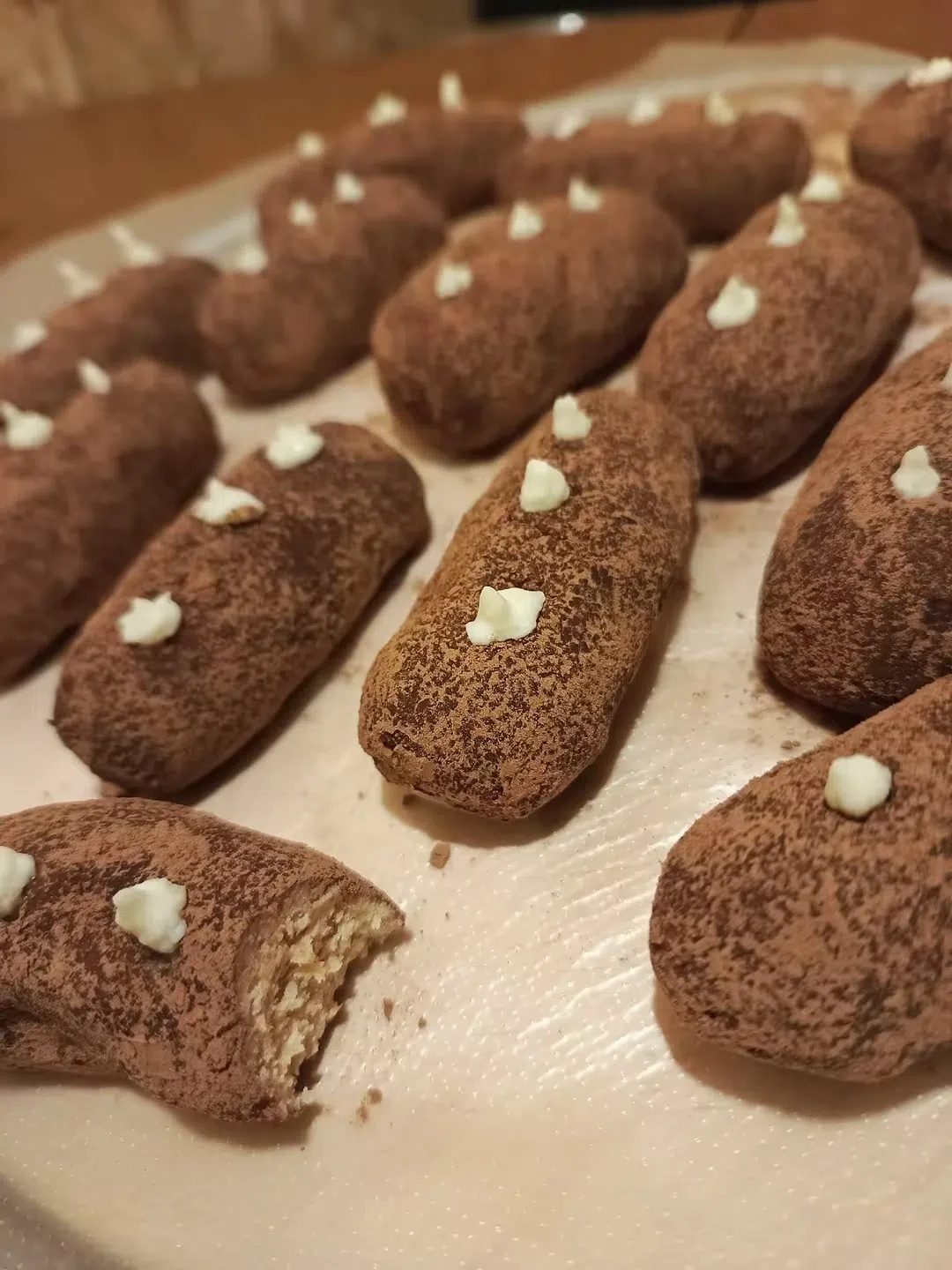 Пирожное "Картошка" – это настоящая классика кондитерского искусства, которая завоевала...