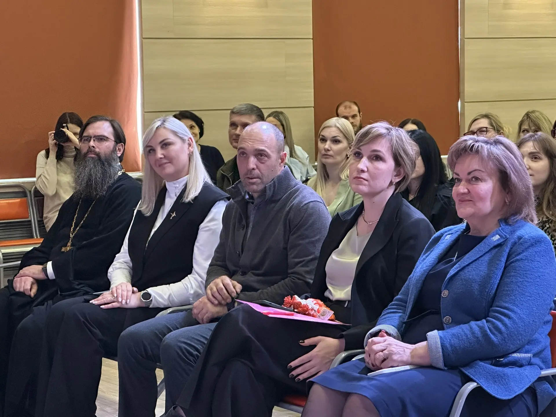 🏛️ На базе ШКОЛЫ №38 ГОРОДА ШАХТЫ состоялось общегородское родительское собрание.   Сегодня в нашем 