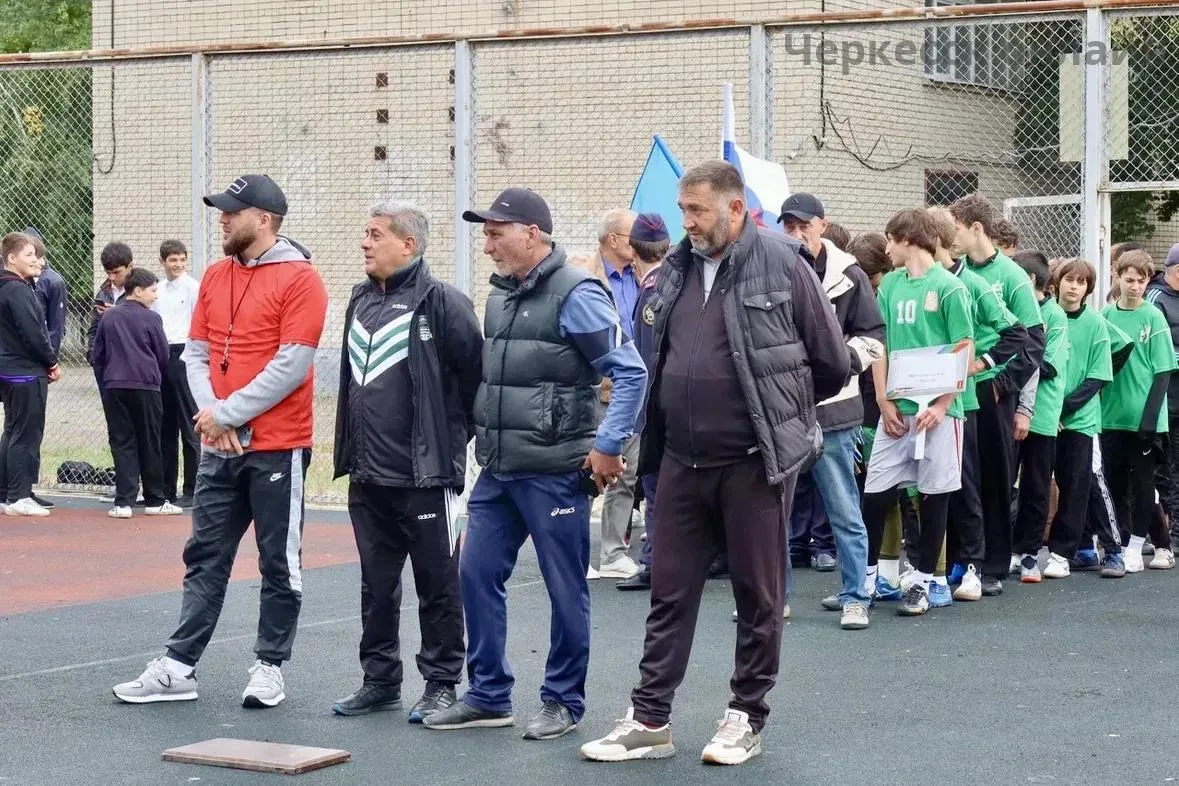 170 юных футболистов Черкесска - в борьбе за победу на турнире Спартакиады