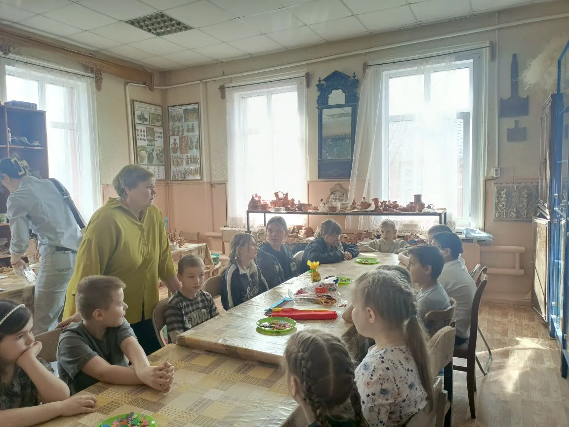 🎨 Весенние каникулы с пользой и творчеством!  ☀️В рамках весенних каникул обучающиеся 5 «В» класса в