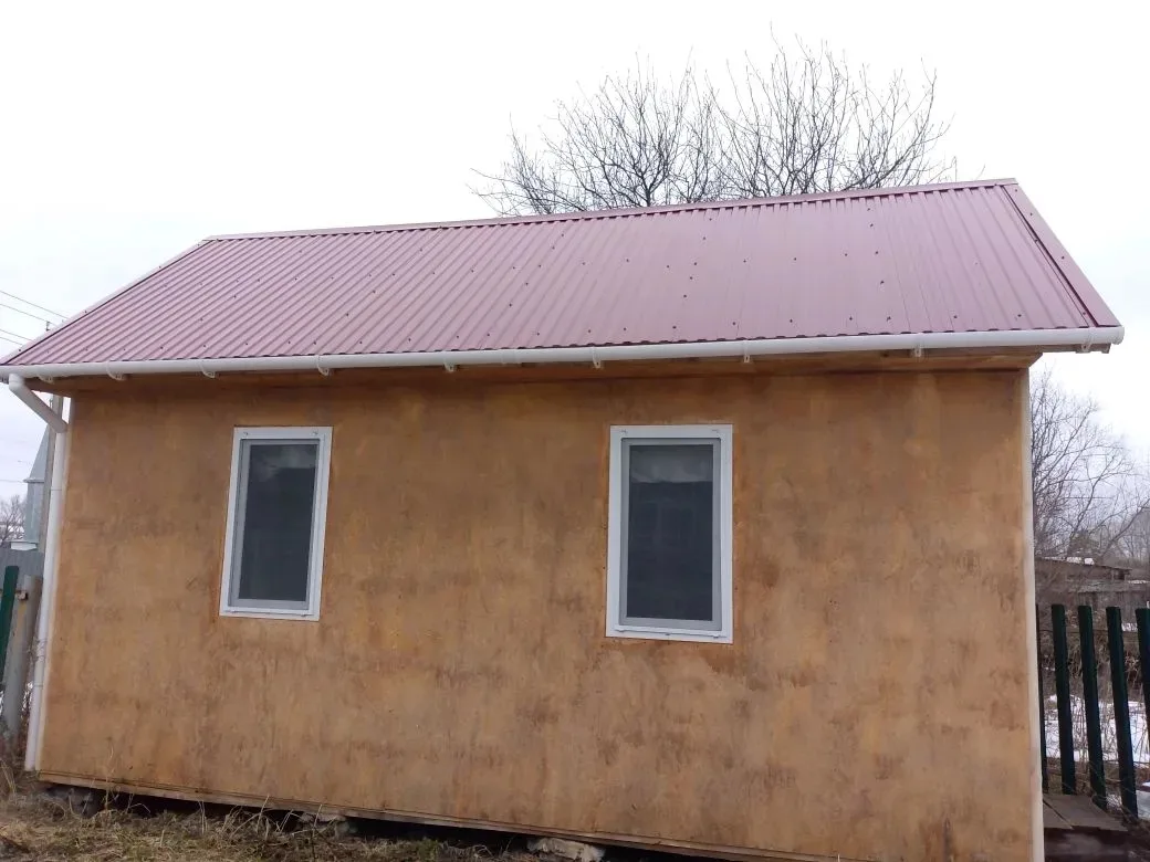 Продается дом-времянка каркасная. Готов к круглогодичному проживанию (утеплён). Год пос...