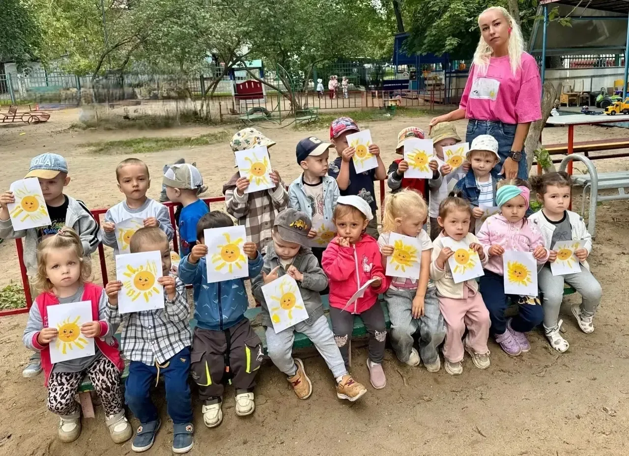🫟🫟🫟Самые крошечные пальчики так старательно выводили лучики… 
У каждого получилось свое, неповтор