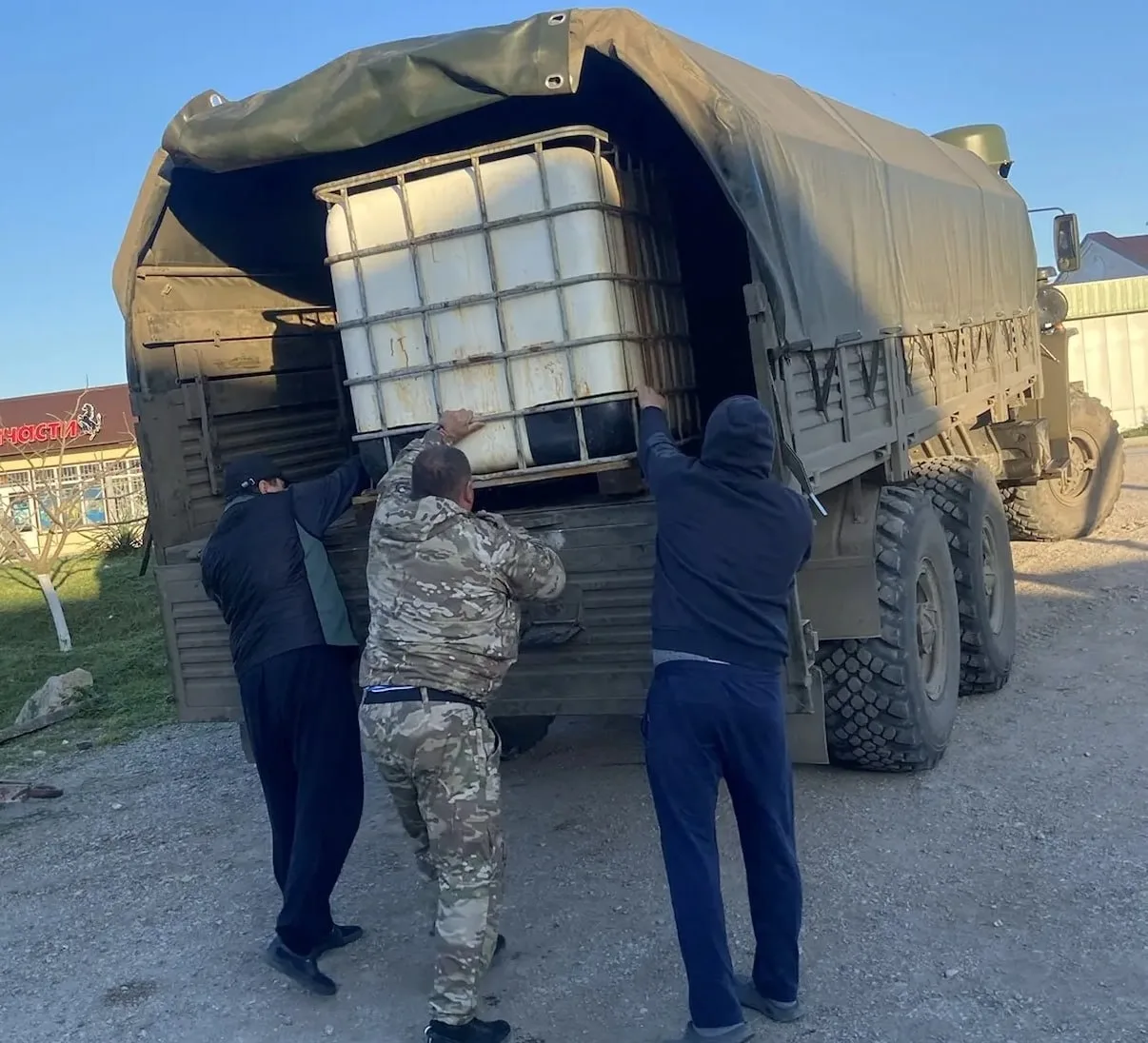 🇷🇺 Крымчане с первого дня проведения специальной военной операции оказывают поддержку бойцам  В март