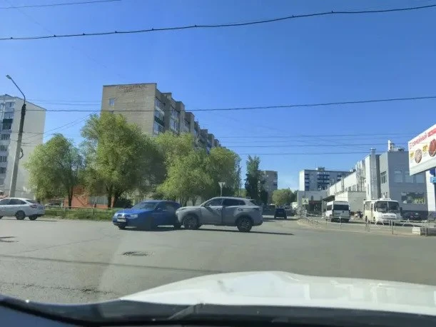 💥 Сегодня около четвертого часа в Юго-Западном районе Сызрани, рядом с торговым центром «Монгора» на