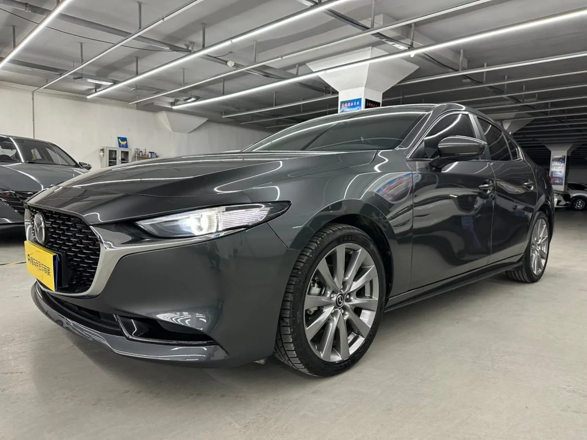 🇨🇳 Mazda 3 Axela 2.0 · 2023