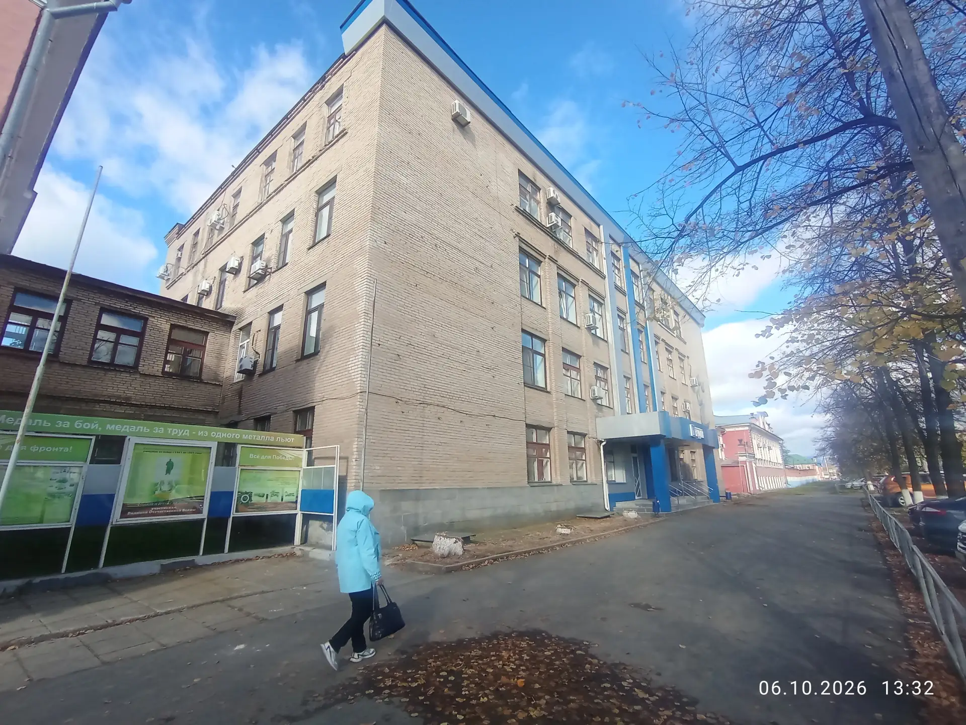 Возле проходной Радиозавода выполнили качественную вырубку деревьев 👍