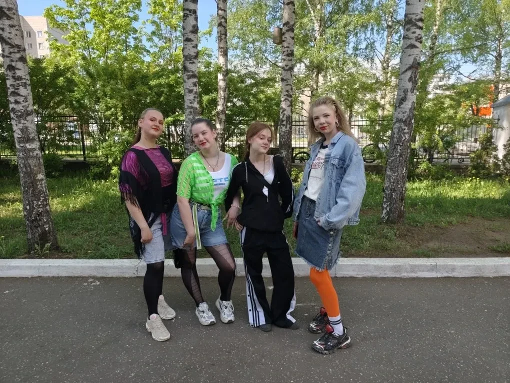 Неделя выпускника: путешествие в 90‑е и дух командного спорта. 🔥