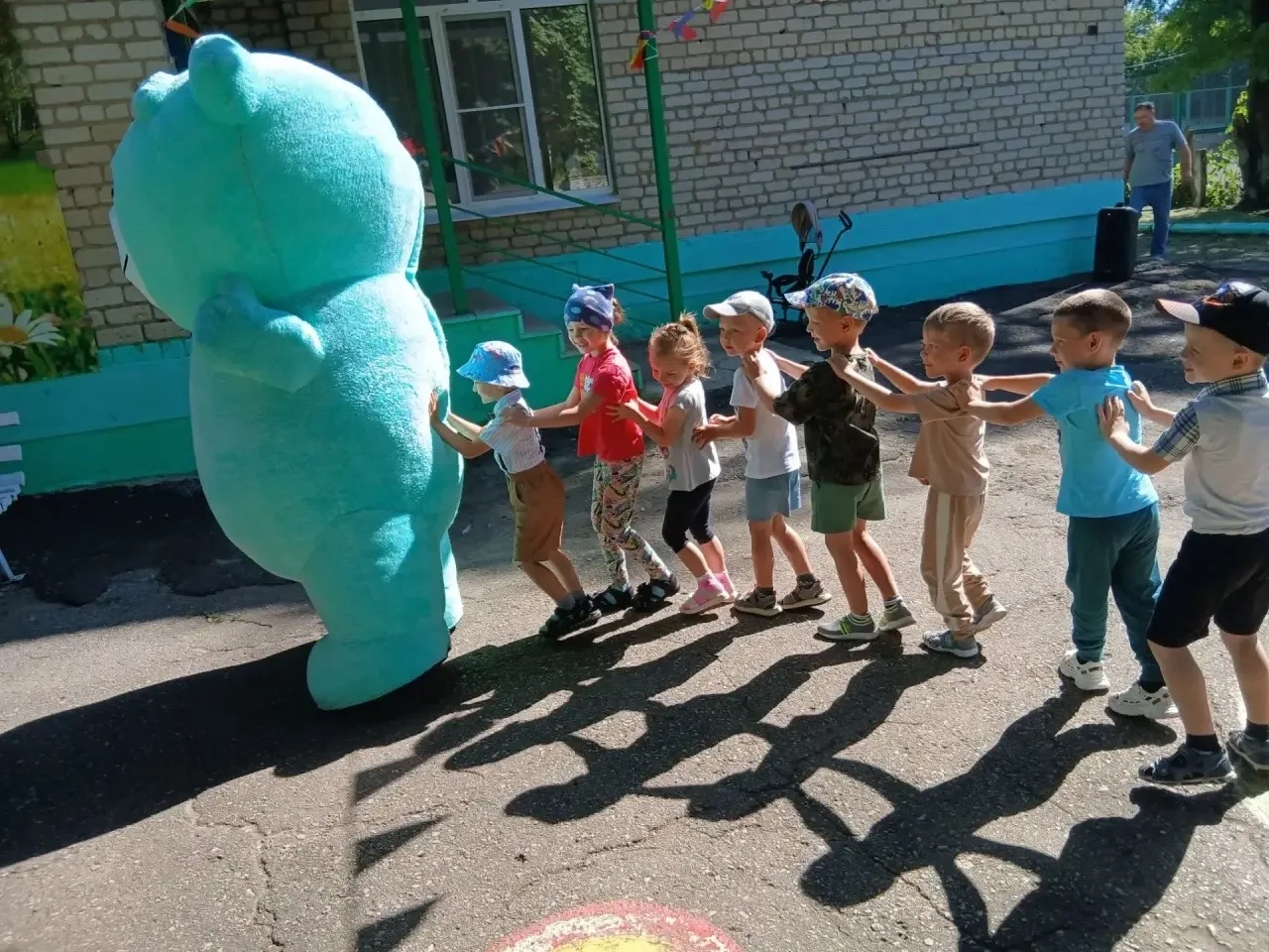 🎉Замечательное событие прошло в группе "Аистёнок" - свой день рождения отметили воспитанники Никита