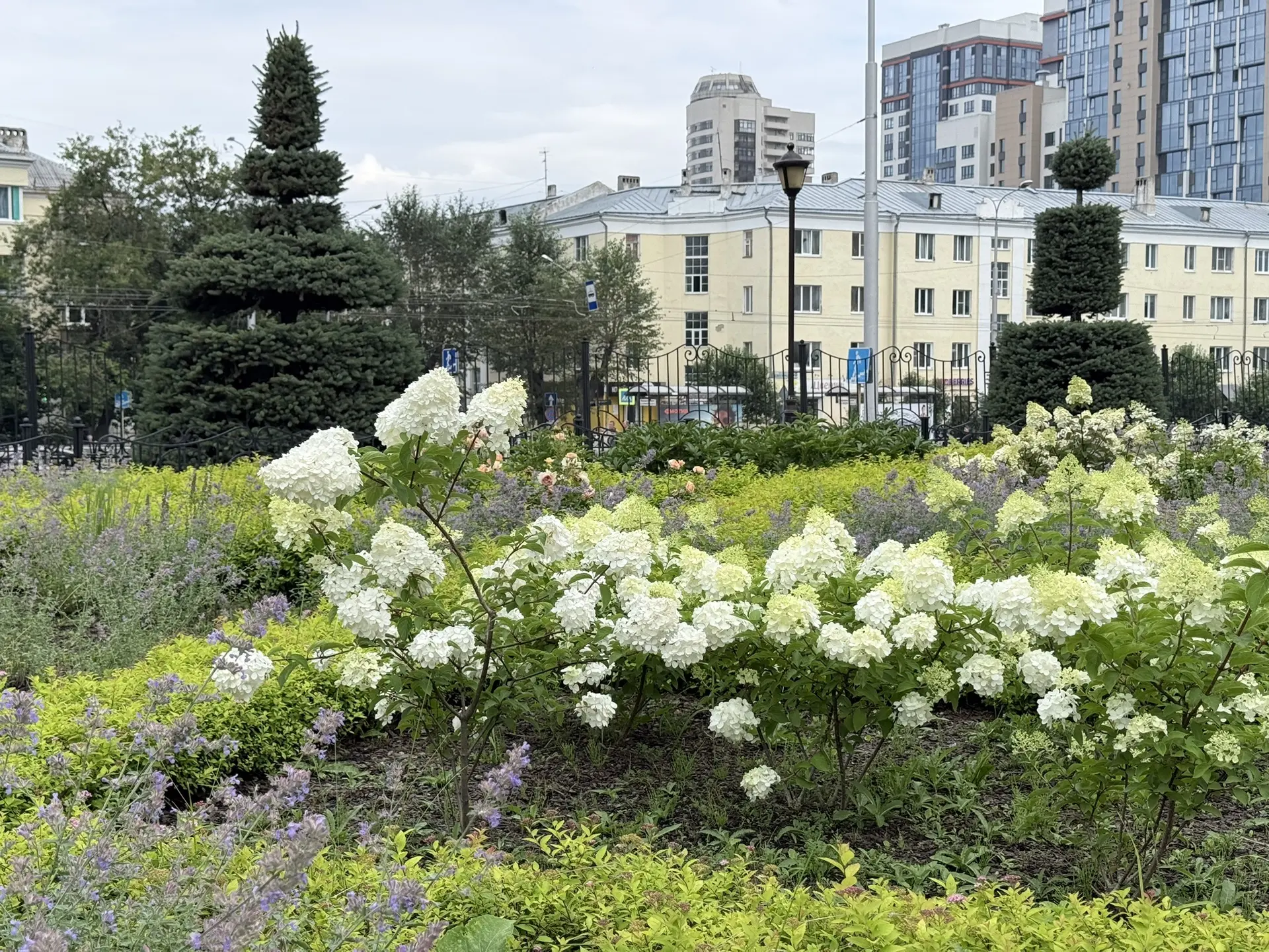 🍃 Утро вторника! 14 июля

Сегодня до  +18°C, пасмурно . Возможен дождь.

💡 Радость — это навык. Тр