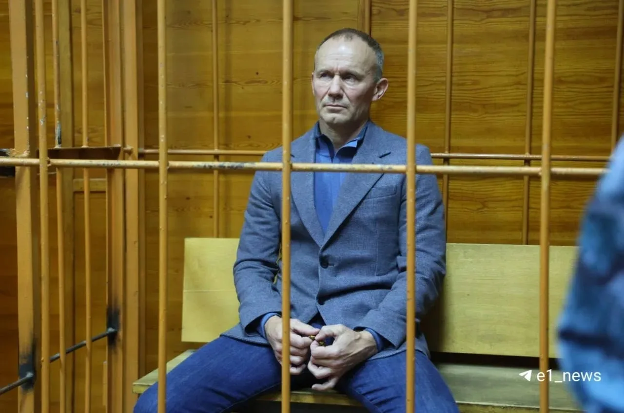 Олега Чемезова освободили из-под домашнего ареста
