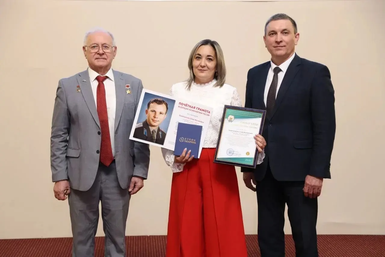 🎉 Награждение наших педагогов!🎉  С большой гордостью сообщаем, что учителя нашей гимназии — Ахметьян
