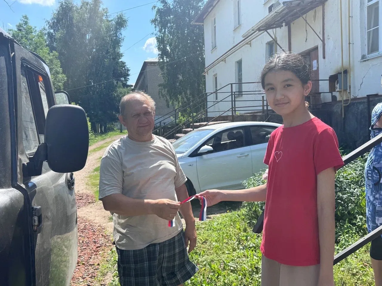 «Ленточка‑триколор» 🇷🇺

✅В преддверии Дня России, 11 июня, активисты отряда «Пламя добра» провели 