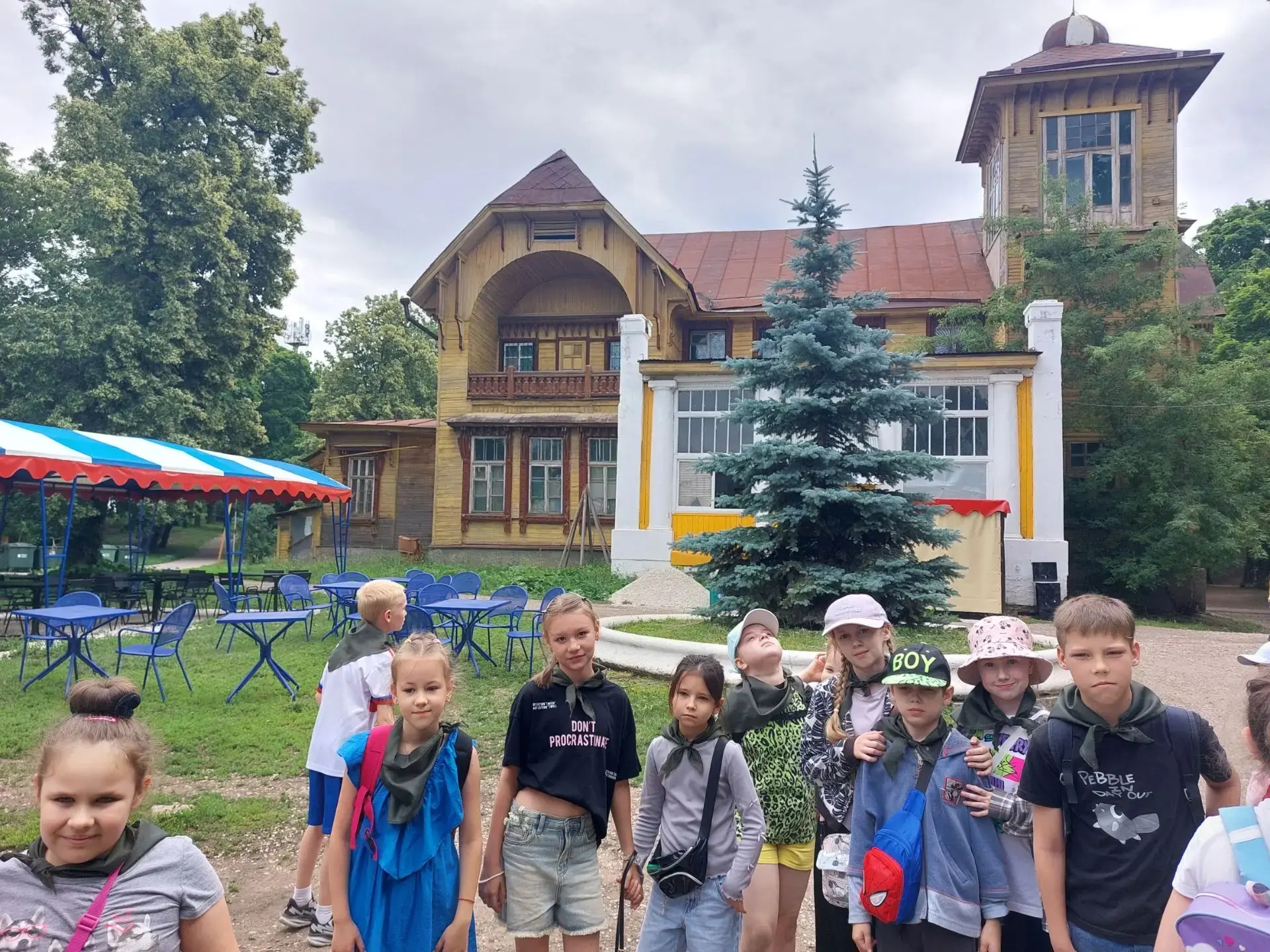 #Летнийлагерь

Прогулки по Загородному парку!