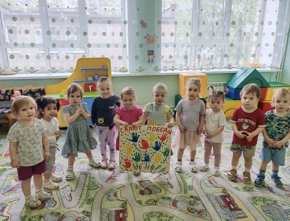 Самые юные воспитанники нашего дошкольного отделения"Малыш" из группы "Гномики" подготовили трогател
