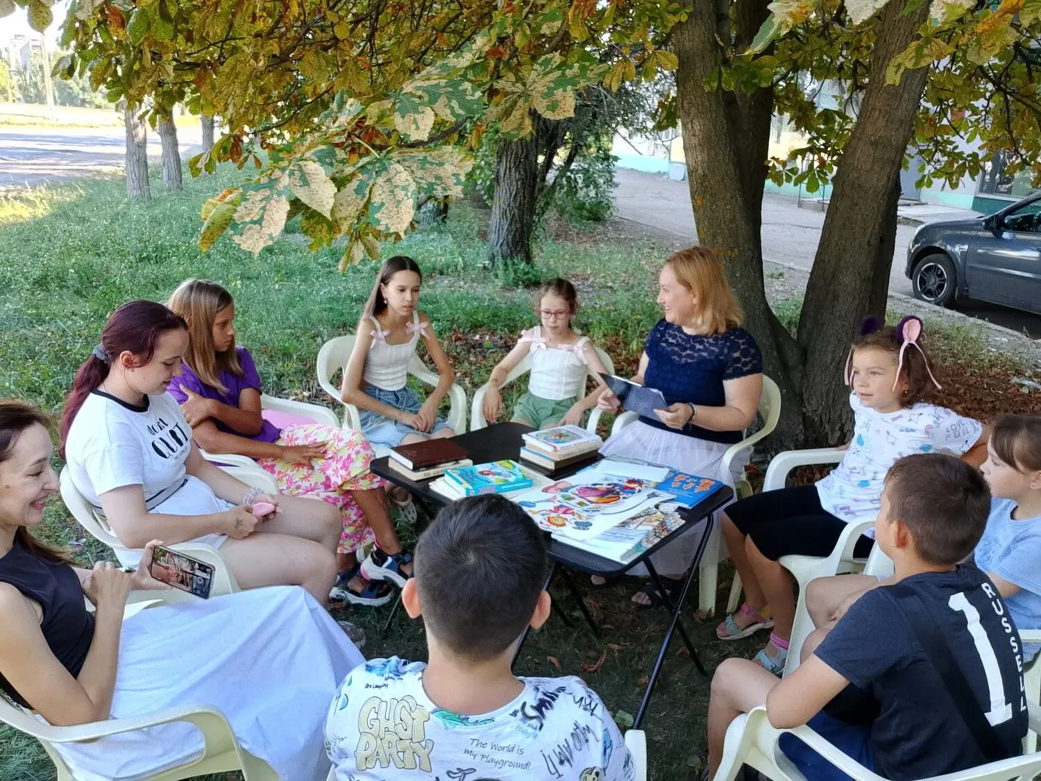 Литературное путешествие по родному краю🛤

На площадке около детской библиотеки прошёл час краеведе