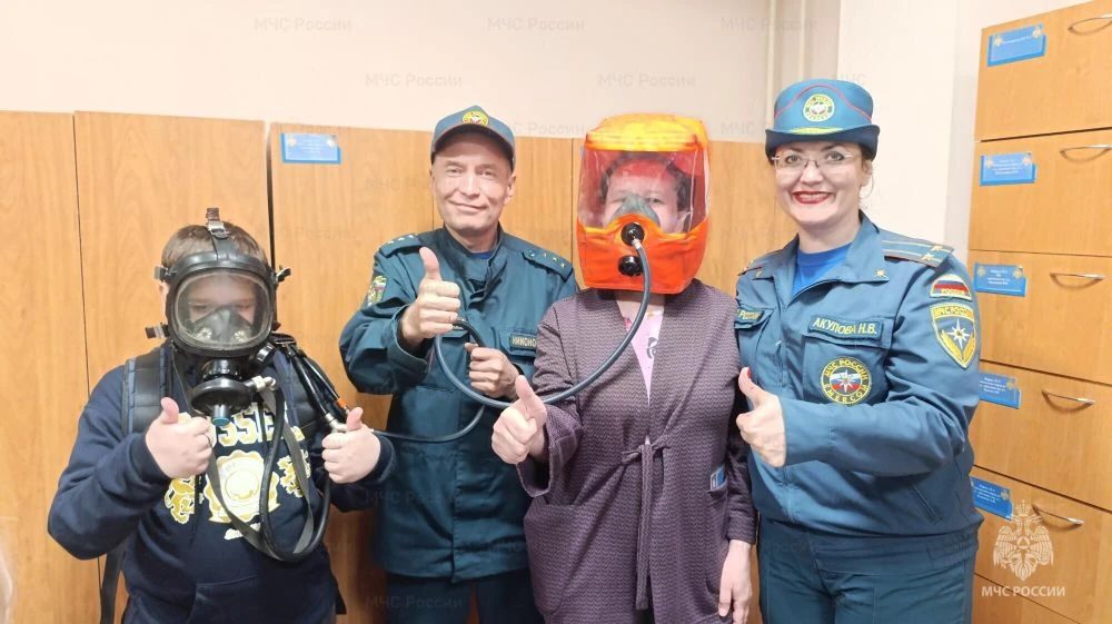 🟠 Маленькие гости в мире больших подвигов   В пожарно-спасательной части № 1 г. Орла прошла познават