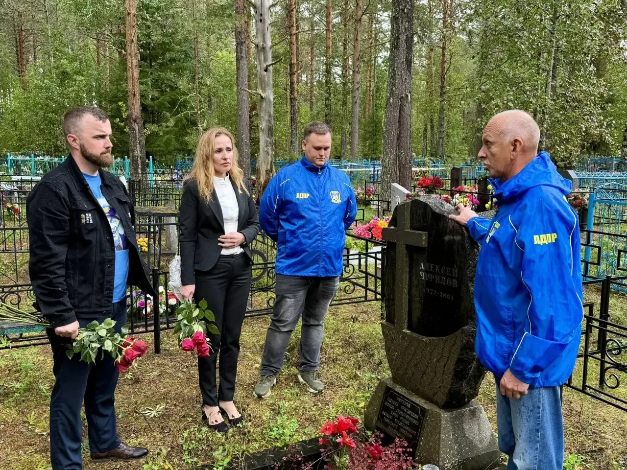 В Архангельской области не мог не посетить могилу Алексея Викторовича Чурилова - одного...