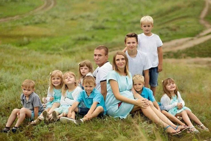 «Ҫемье - патшалӑх тĕрекĕ» КОНКУРС Хаклă вулаканăмăр, çывхарса килекен Çемье, юрату тата шанчăклăх ку