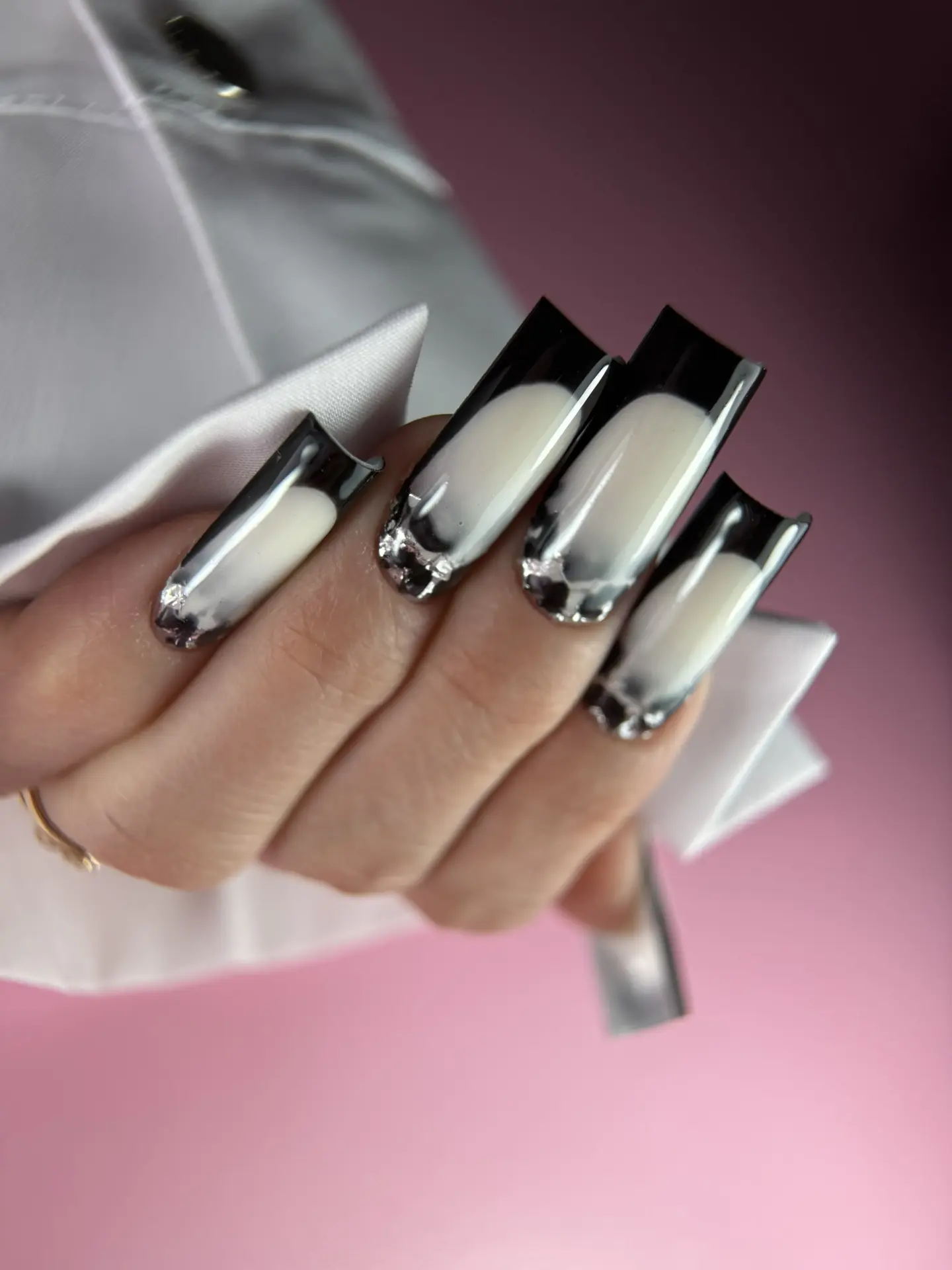 https://vk.ru/mila_pro_nails (Милана Асланова)
