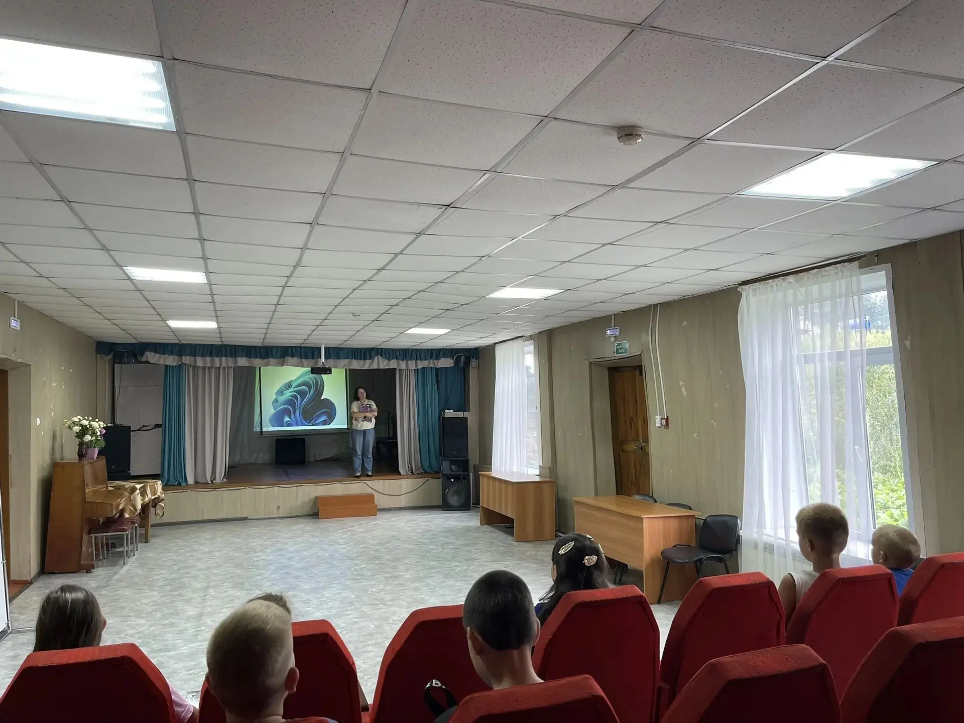 Сегодня в МКУ «КДЦ «Раздольненский» прошла встреча нашего киноклуба! 🎬

Вместе с юными зрителями мы